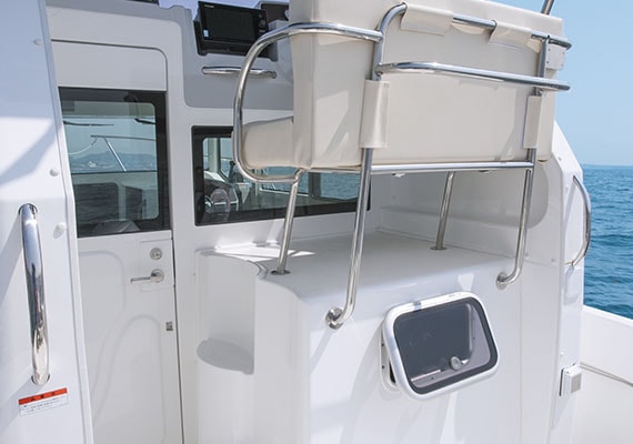 Flyng bridge console, seat, door. Quarter Berth Skylight Hatch(OPT)