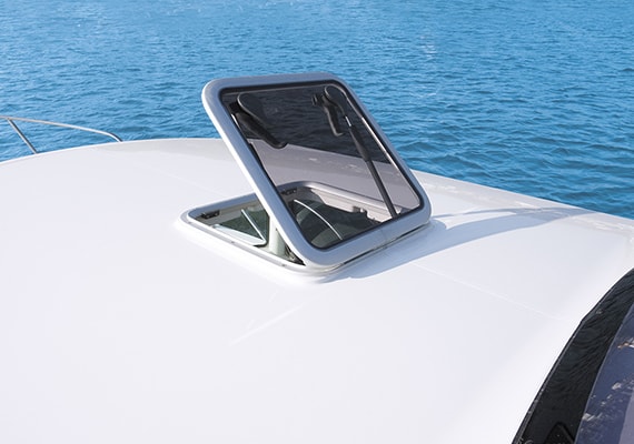 Hard-Top Skylight Hatch(OPT)