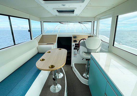 Lower station (opt), galley (opt), cabin swivel seat (opt).Only salon table (opt) is standard for X specification.