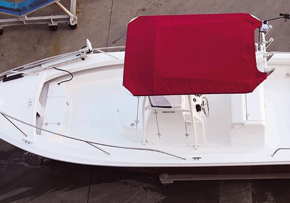 T-Top awning(OPT), Bow Pulpit(OPT),Stern Pulpit(OPT), deck from above.